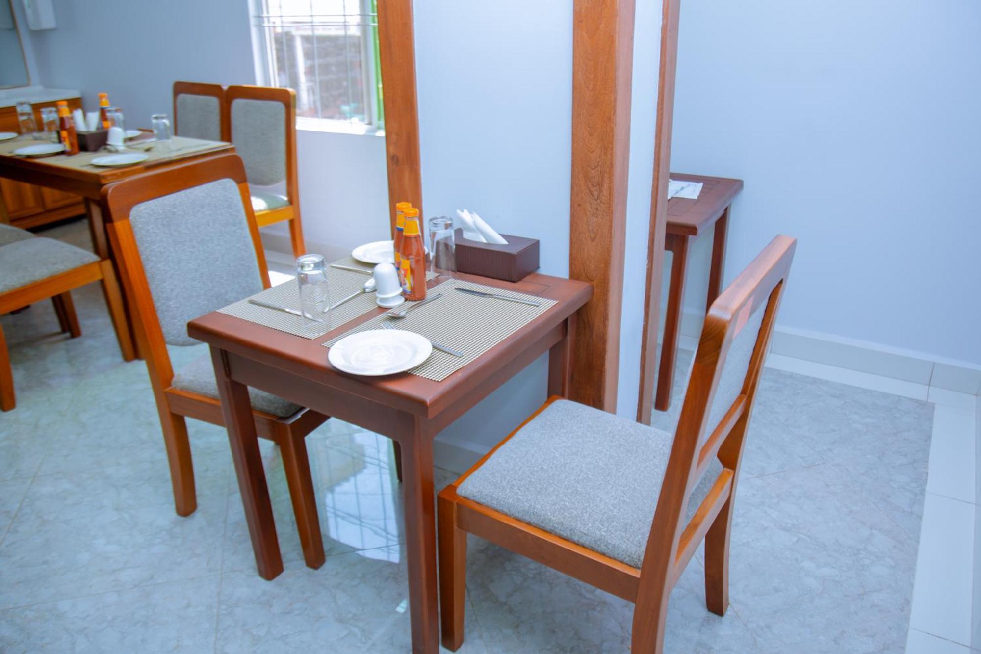 Hotel Rolax 다르에스살람 외부 사진